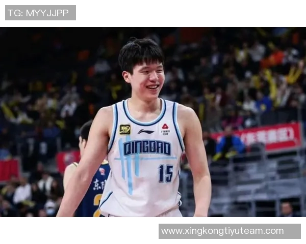 杨瀚森三节轻松出战21分钟高效拿下17分6板3助展现出色状态 杨瀚森三节轻松出战21分钟高效拿下17分6板3助展现出色状态